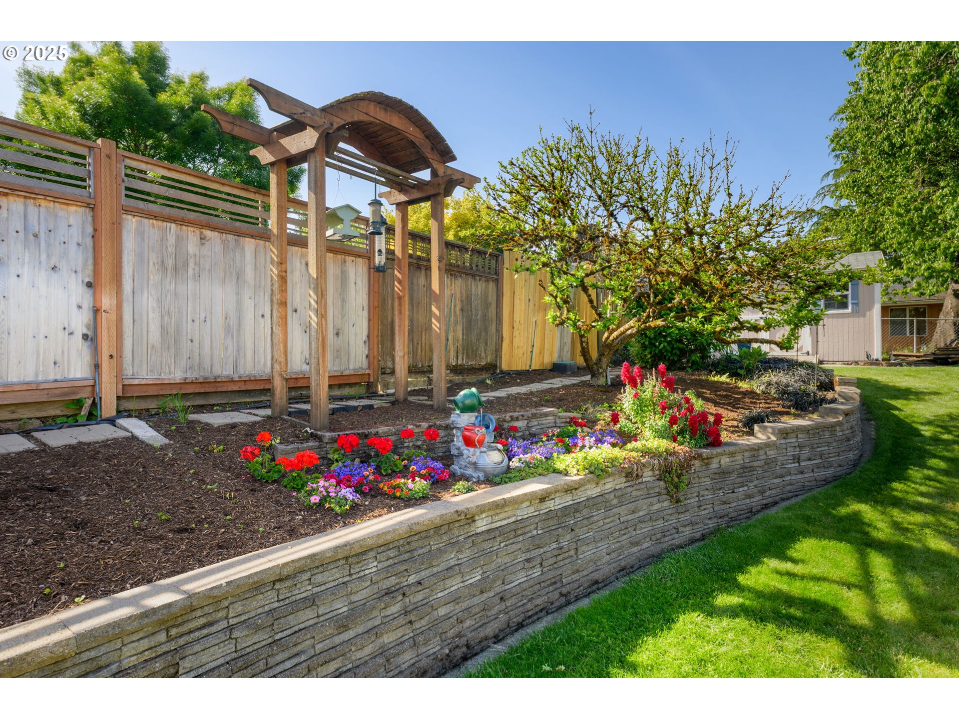 4000 NE 44th AVE