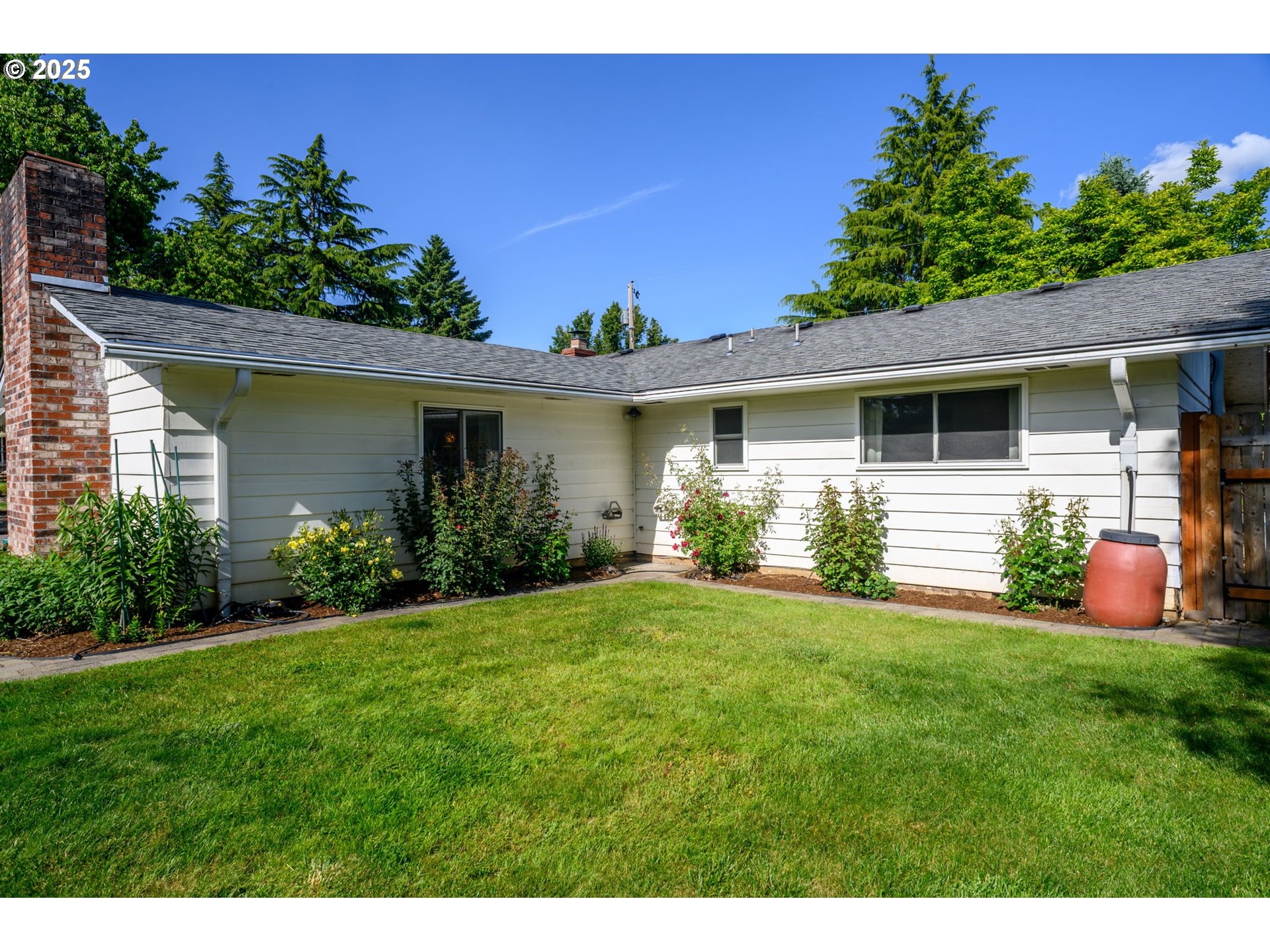 4000 NE 44th AVE