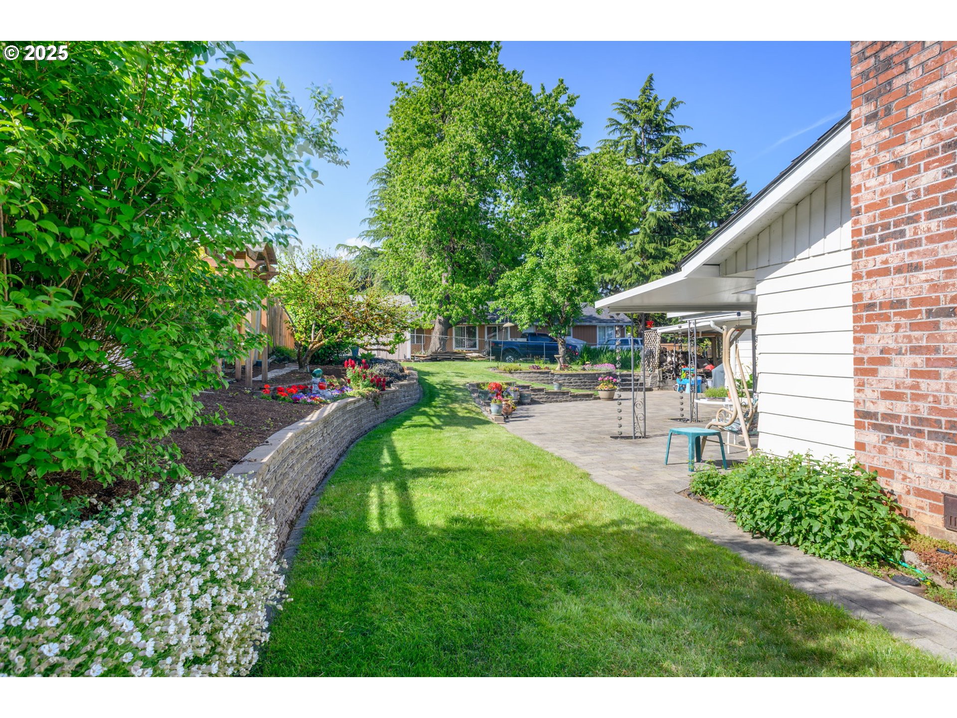 4000 NE 44th AVE