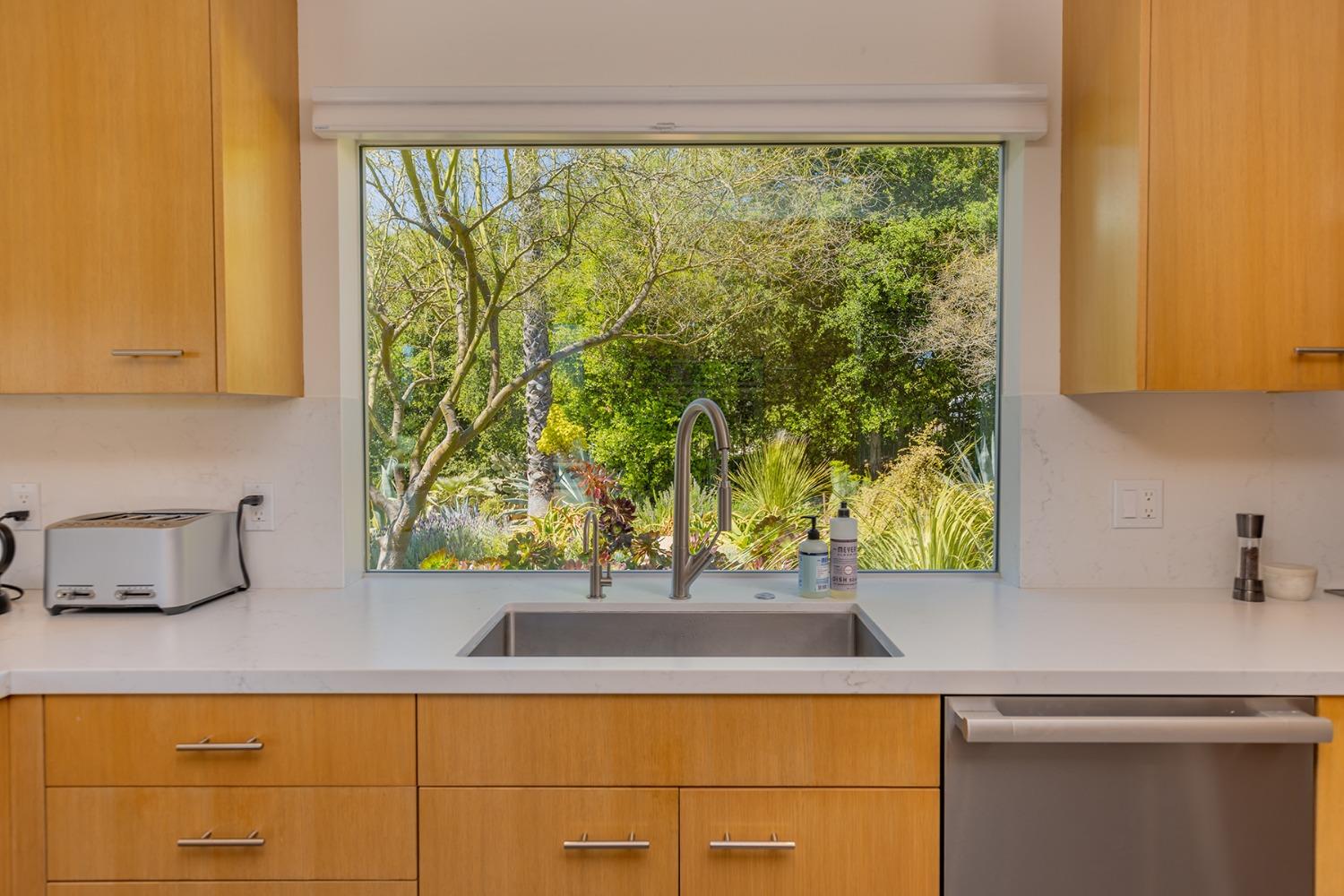 502 Vista Hermosa Drive