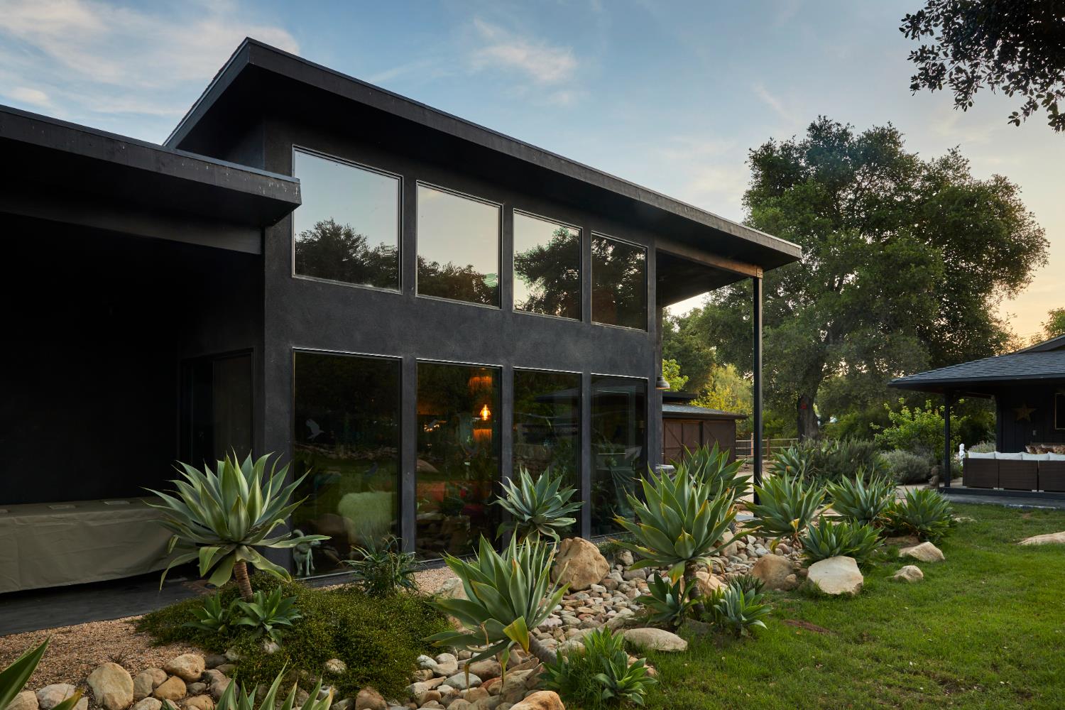 12293 Topa Lane