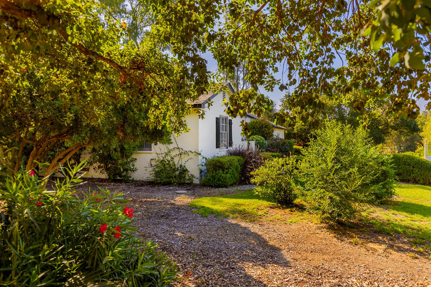 212 Foothill Road