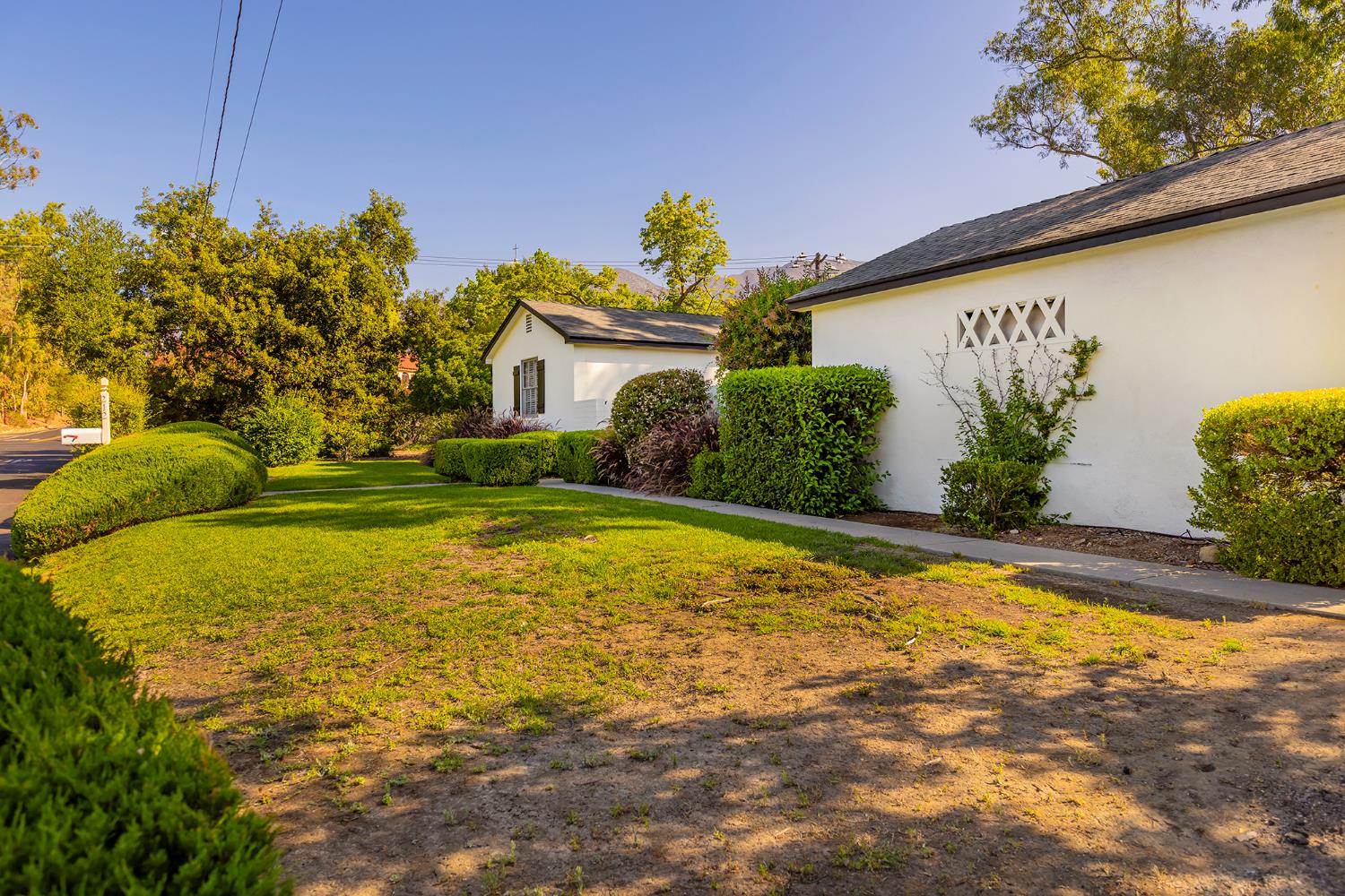 212 Foothill Road