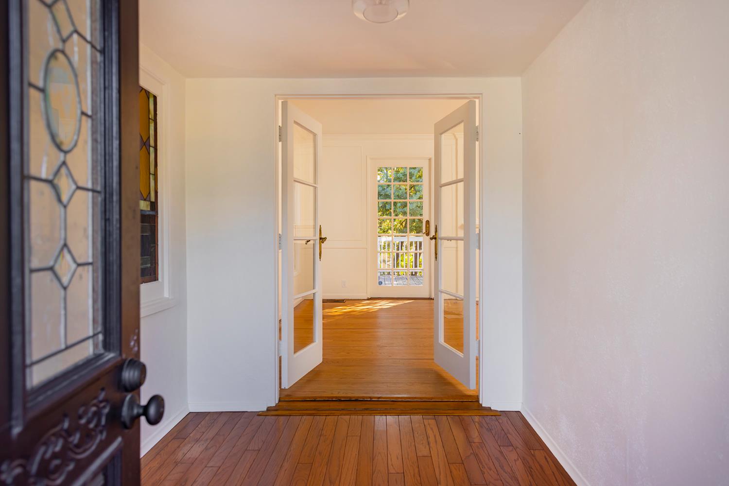 212 Foothill Road