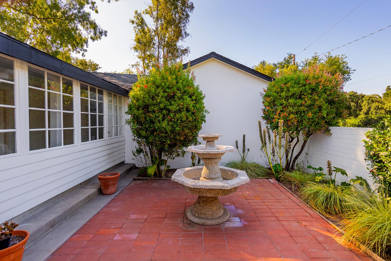 212 Foothill Road