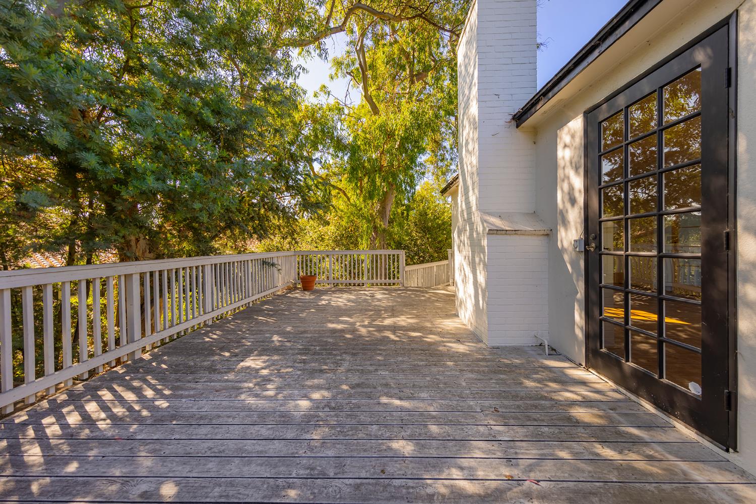 212 Foothill Road
