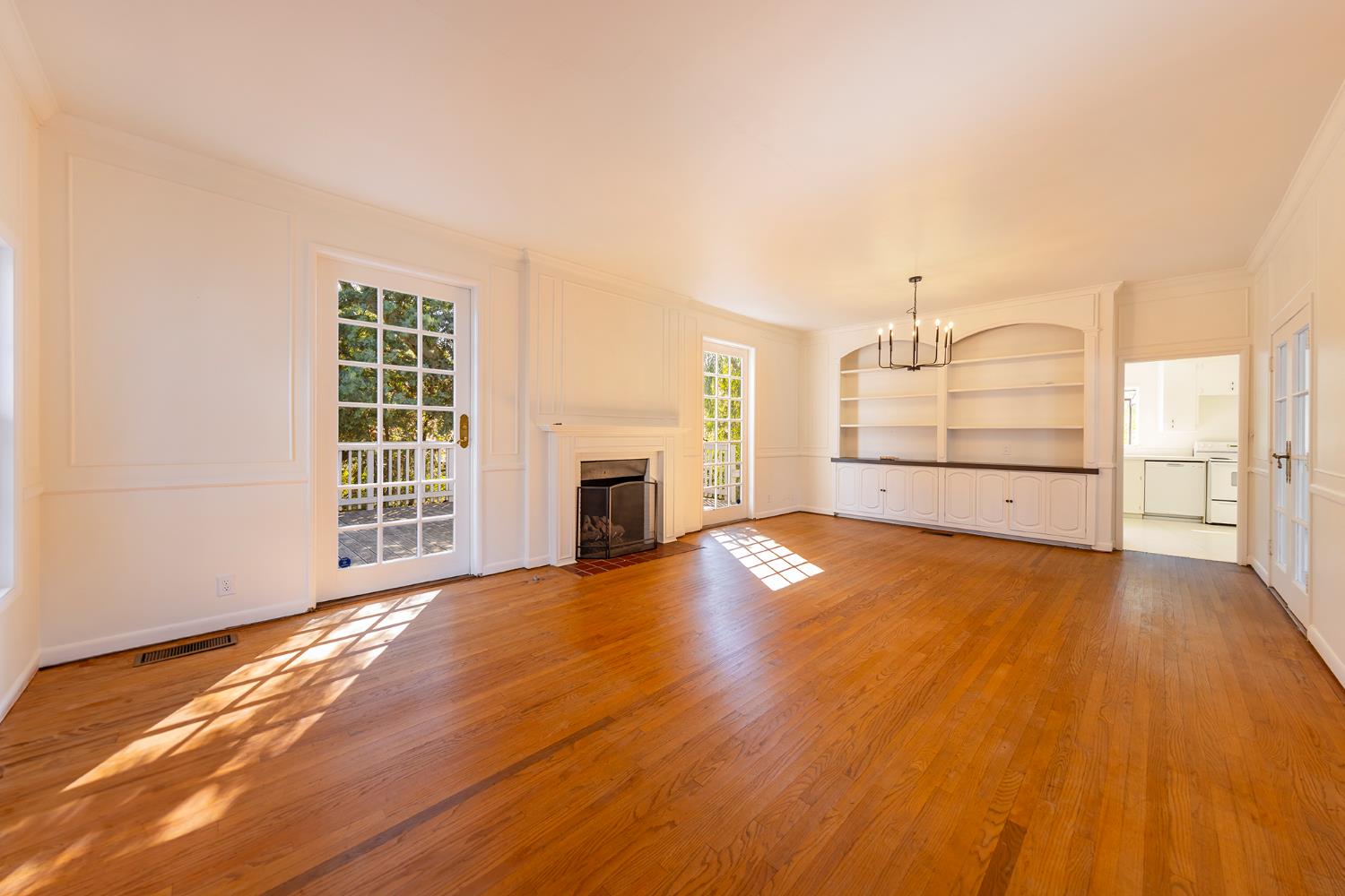 212 Foothill Road