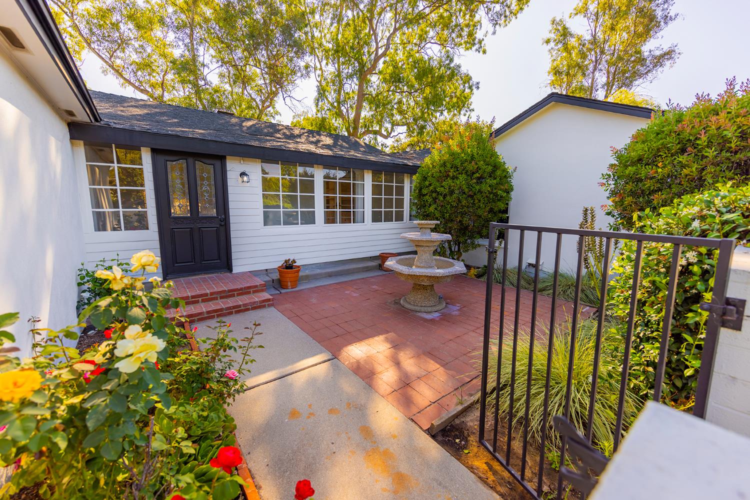 212 Foothill Road