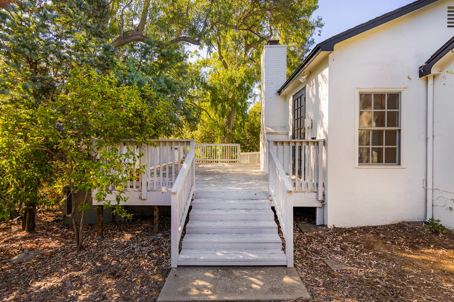 212 Foothill Road