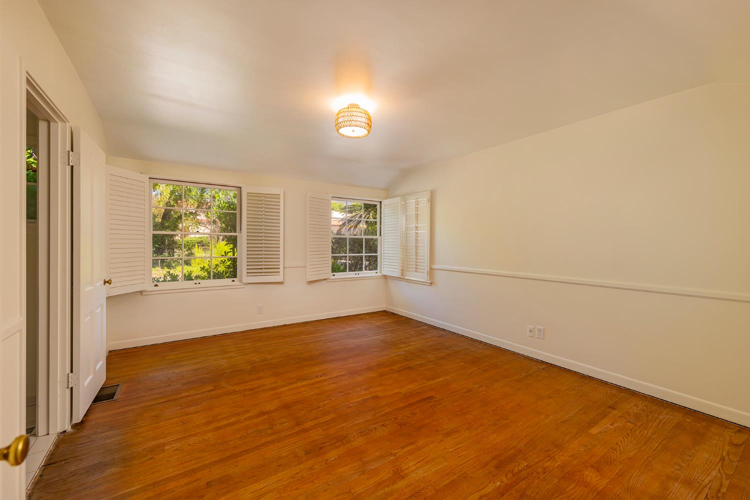 212 Foothill Road