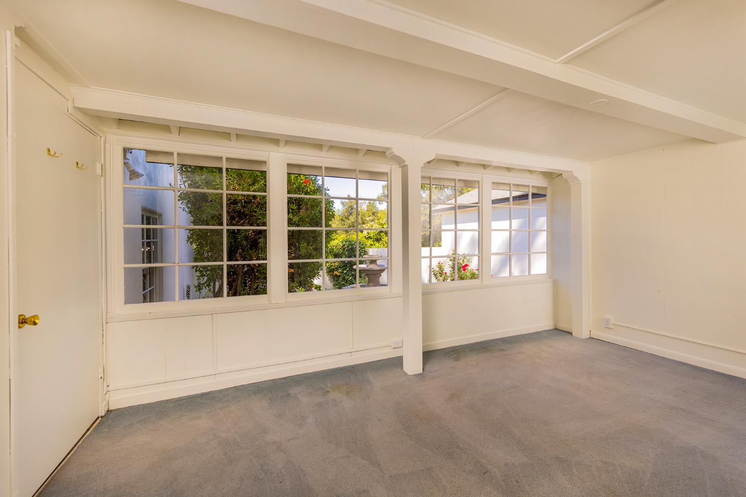 212 Foothill Road