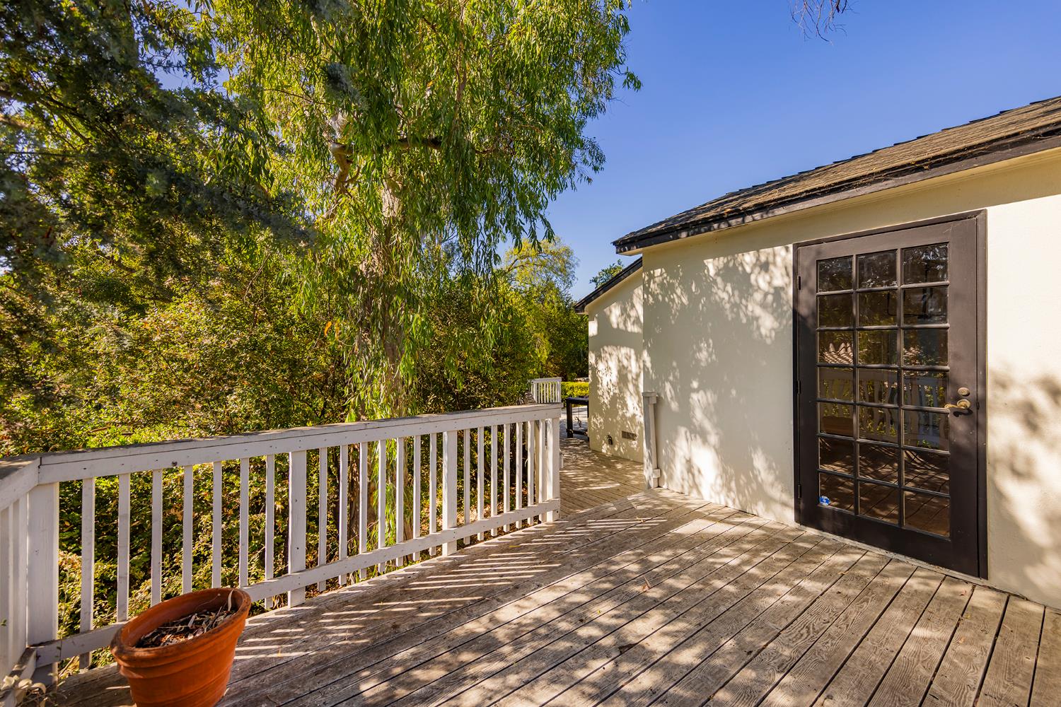 212 Foothill Road