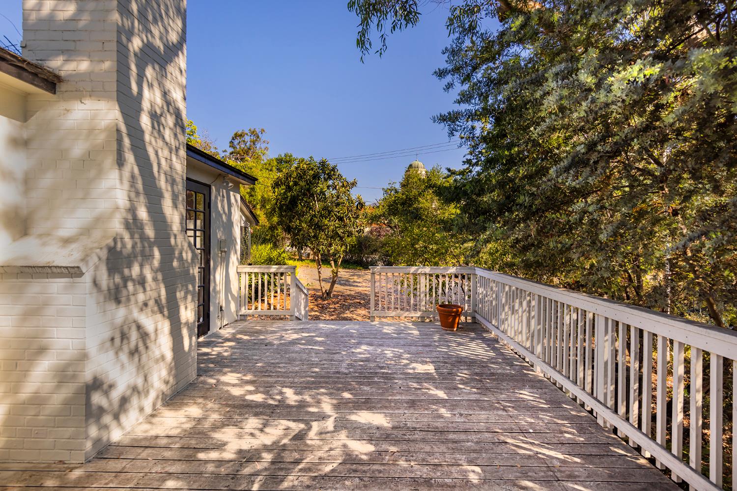 212 Foothill Road