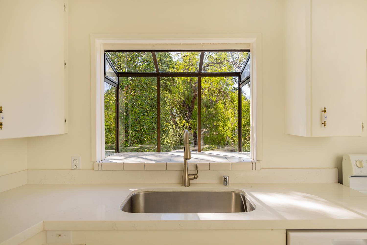 212 Foothill Road