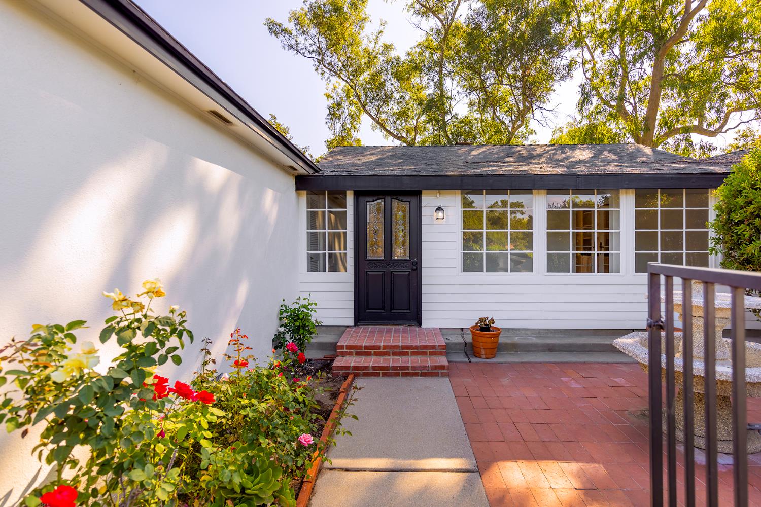 212 Foothill Road
