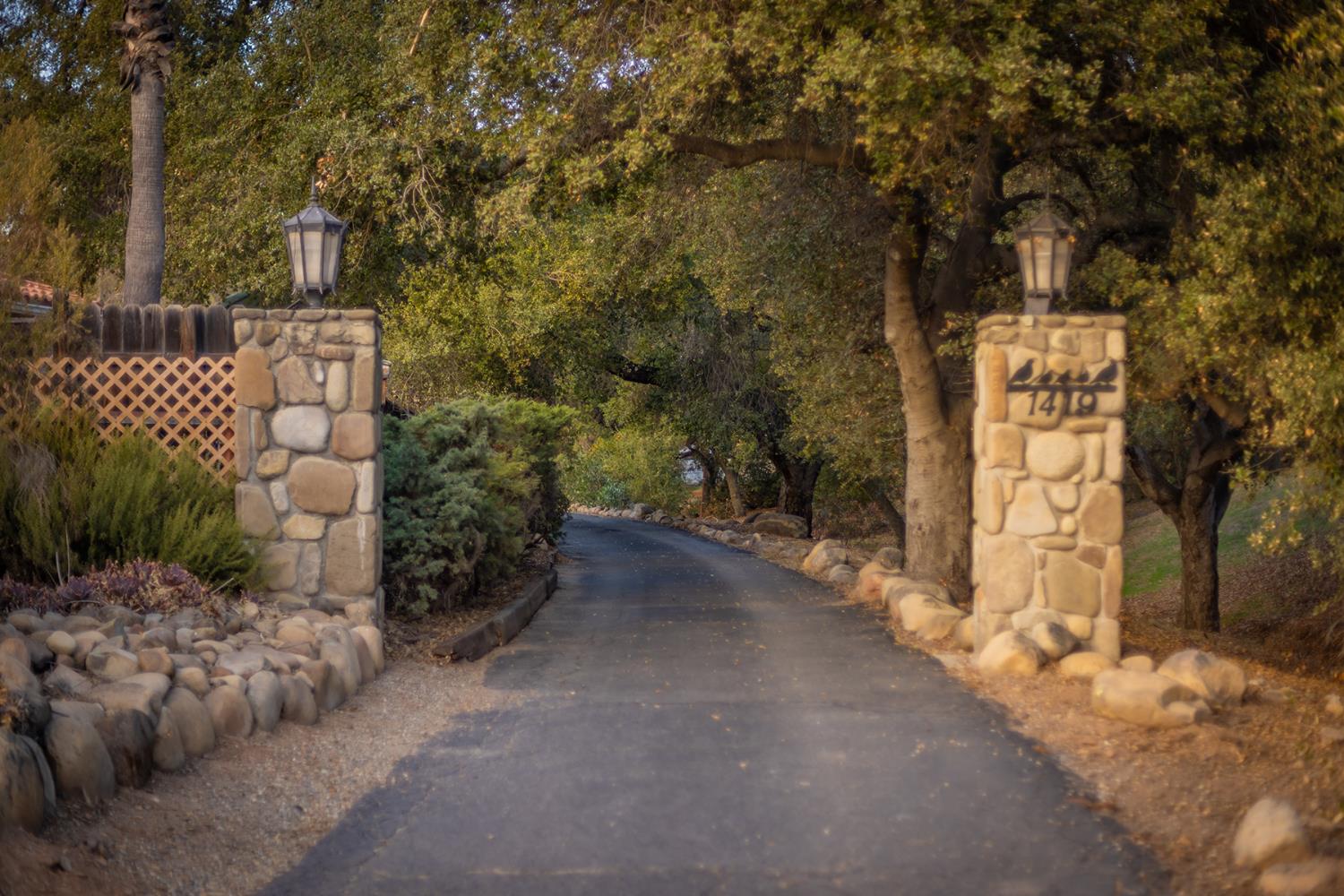 1419 Trusty Lane