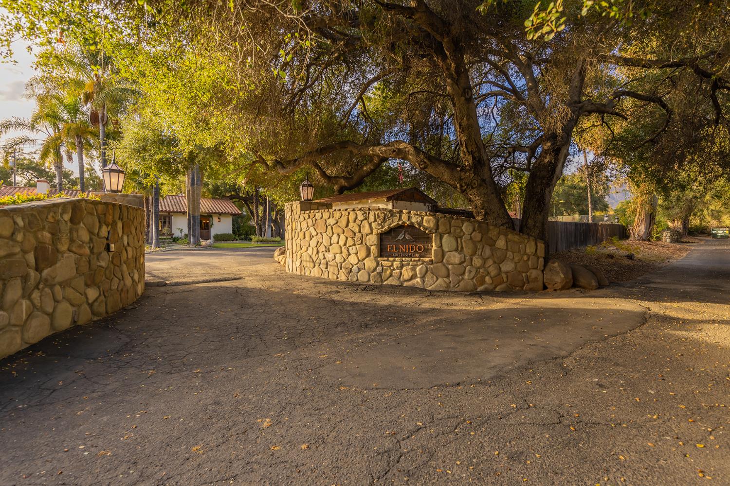 1419 Trusty Lane