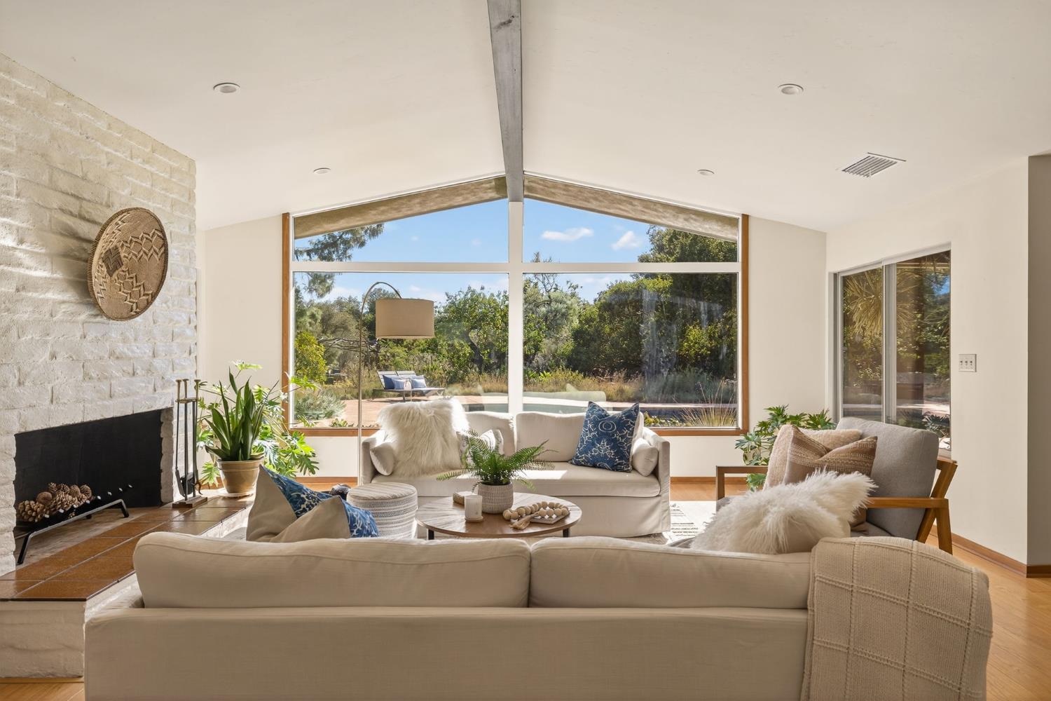 810 Del Oro Drive