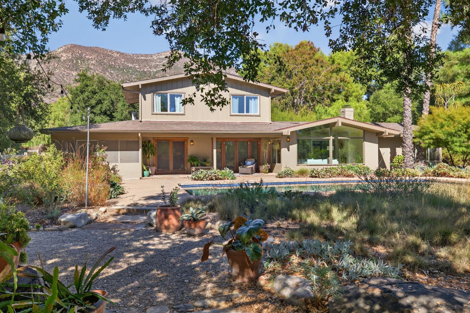810 Del Oro Drive