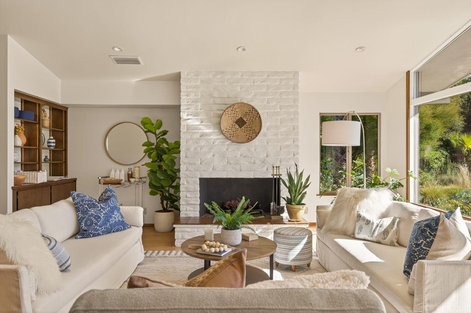 810 Del Oro Drive