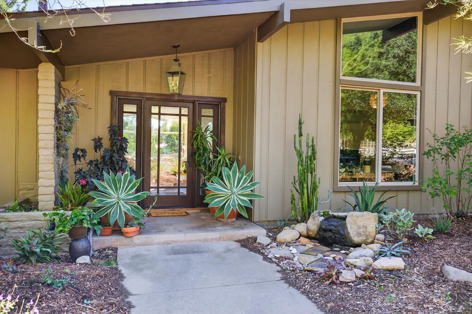 810 Del Oro Drive