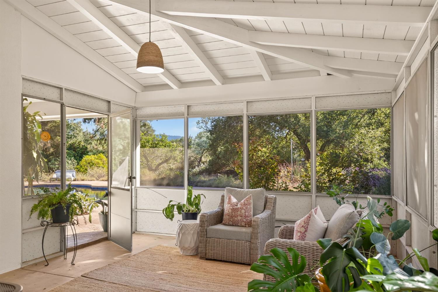810 Del Oro Drive