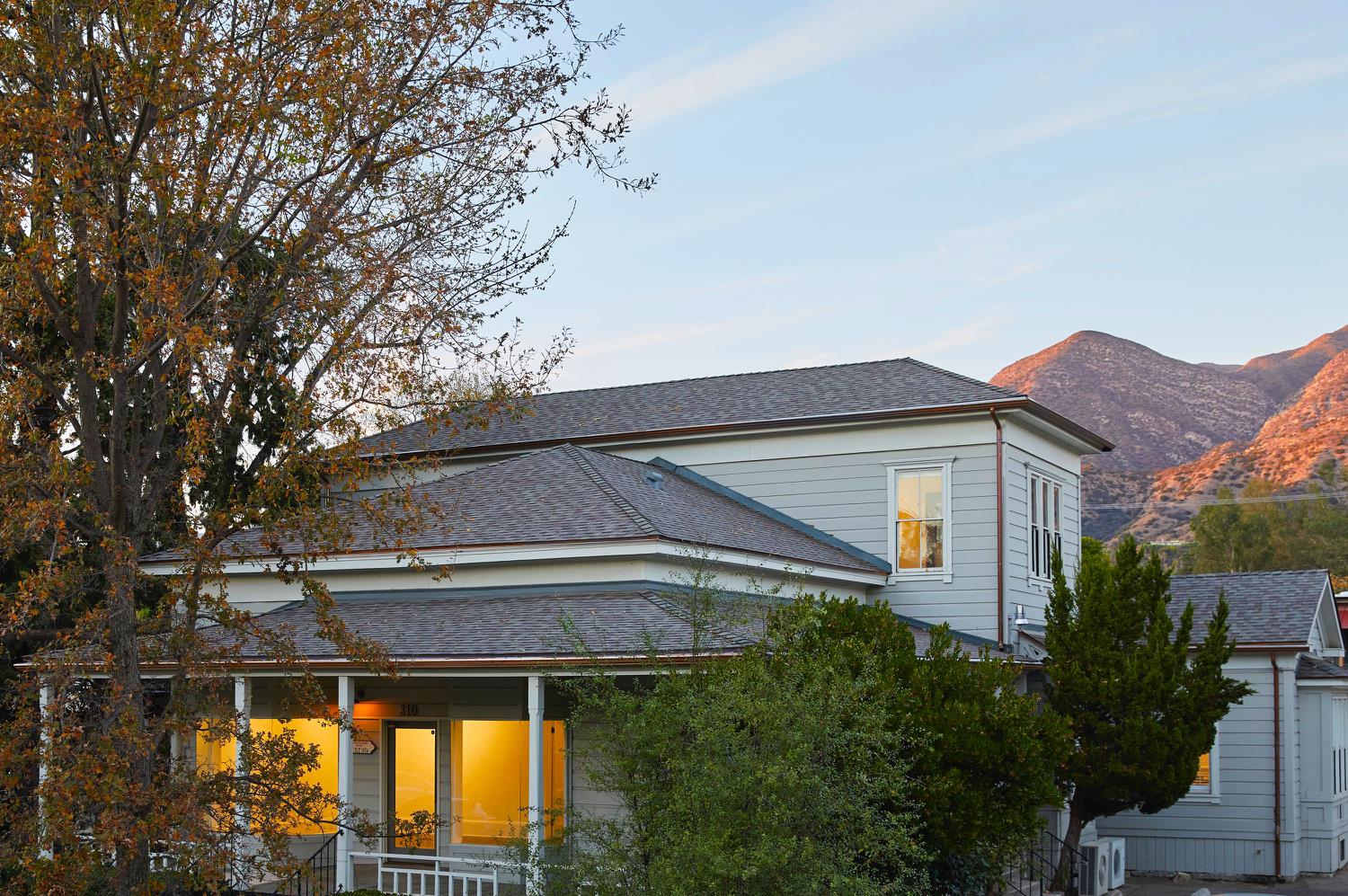 310 E Matilija Street