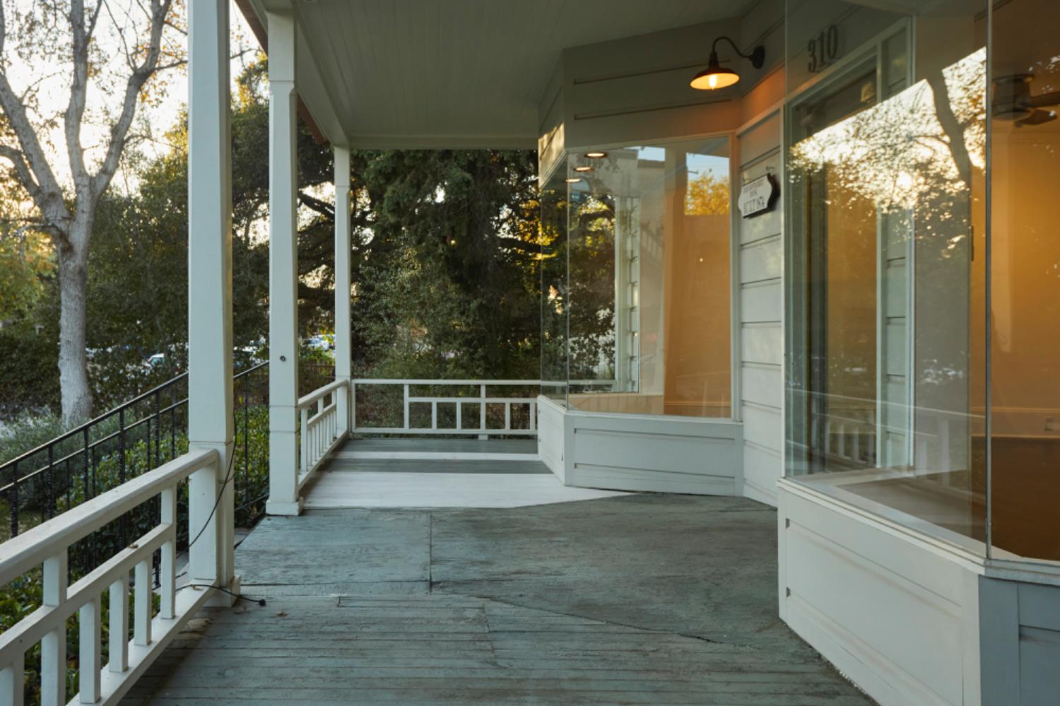 310 E Matilija Street