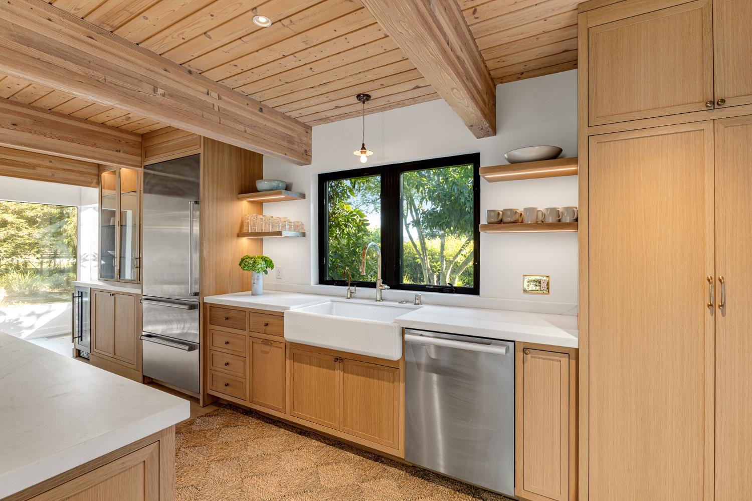 1015 W El Roblar Drive