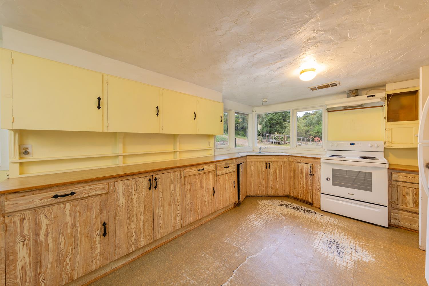 11954 Sulphur Mountian N/A