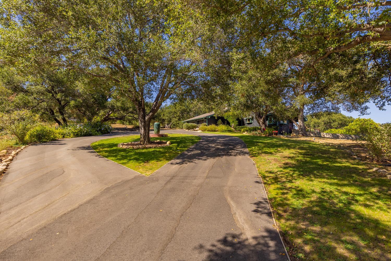 10622 Encino Drive