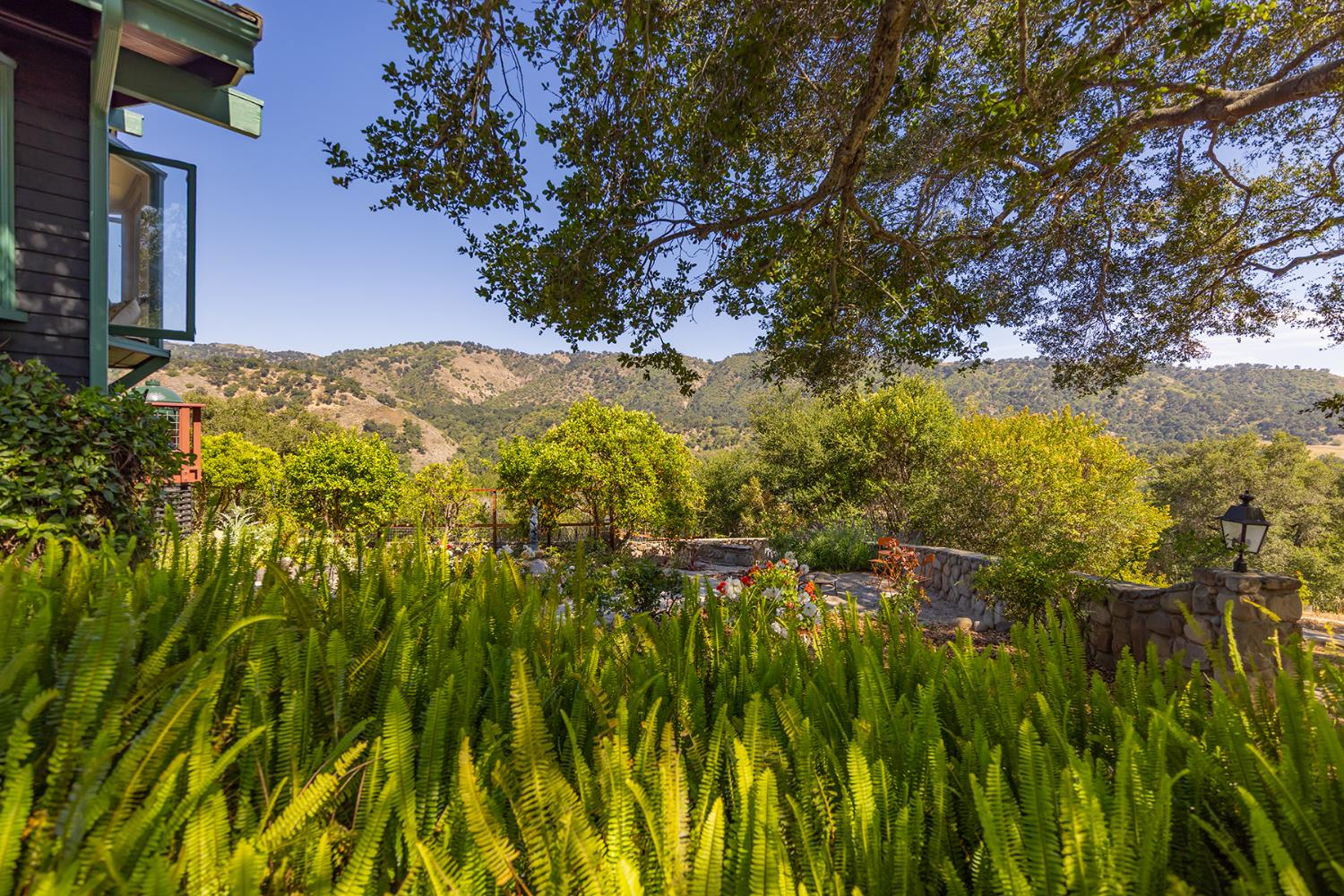 10622 Encino Drive