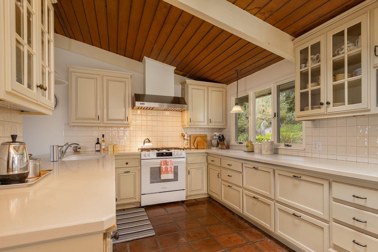 11111 Foothill Road