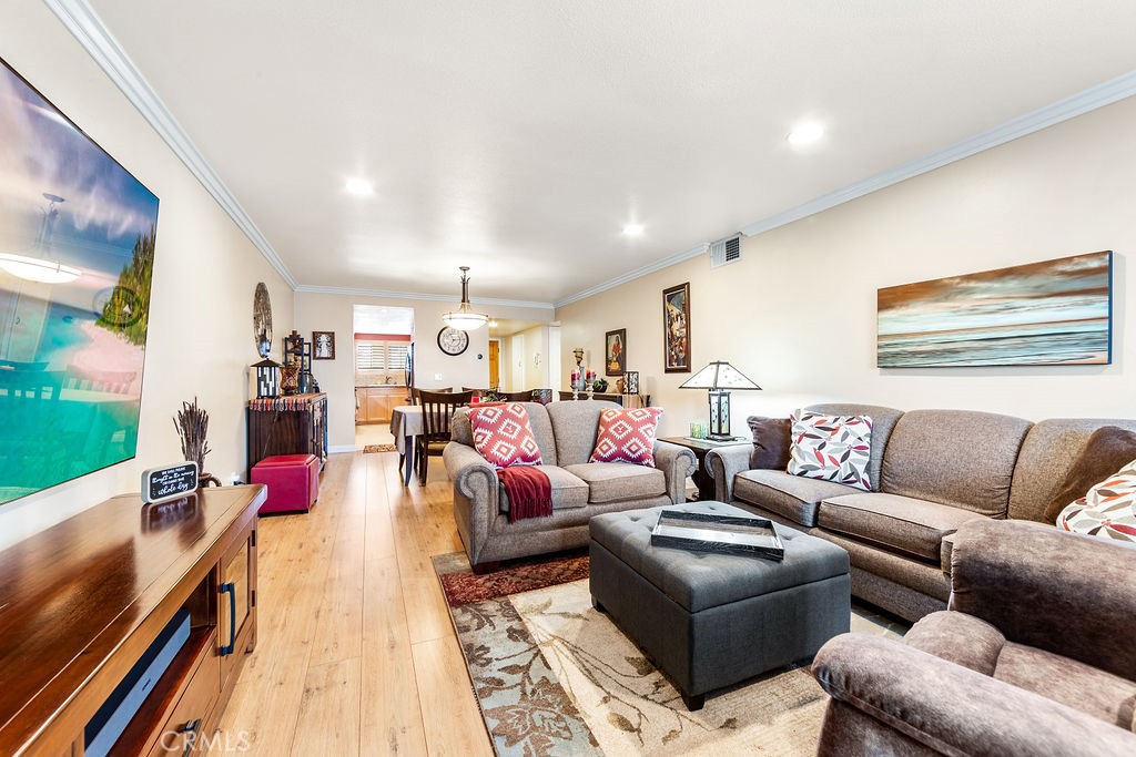 2001 Freeman Avenue 201