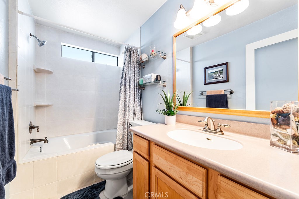 2001 Freeman Avenue 201