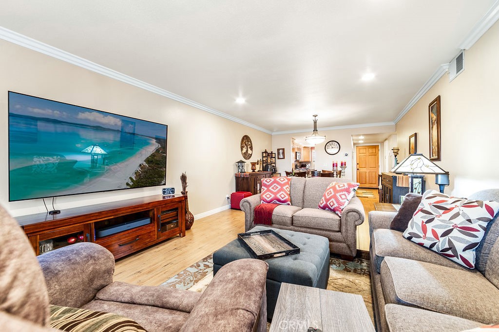 2001 Freeman Avenue 201