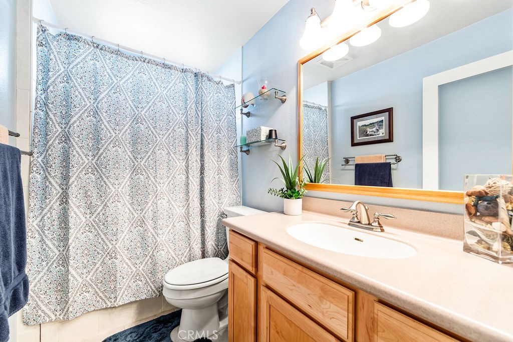 2001 Freeman Avenue 201