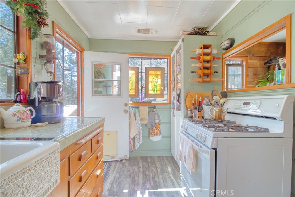 1154 Lark Road