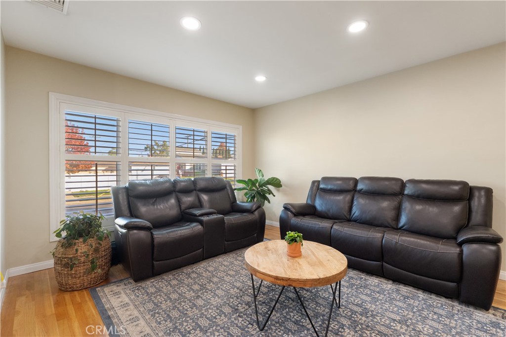 4559 Levelside Avenue