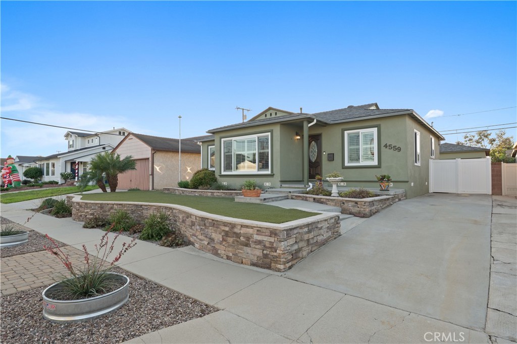 4559 Levelside Avenue