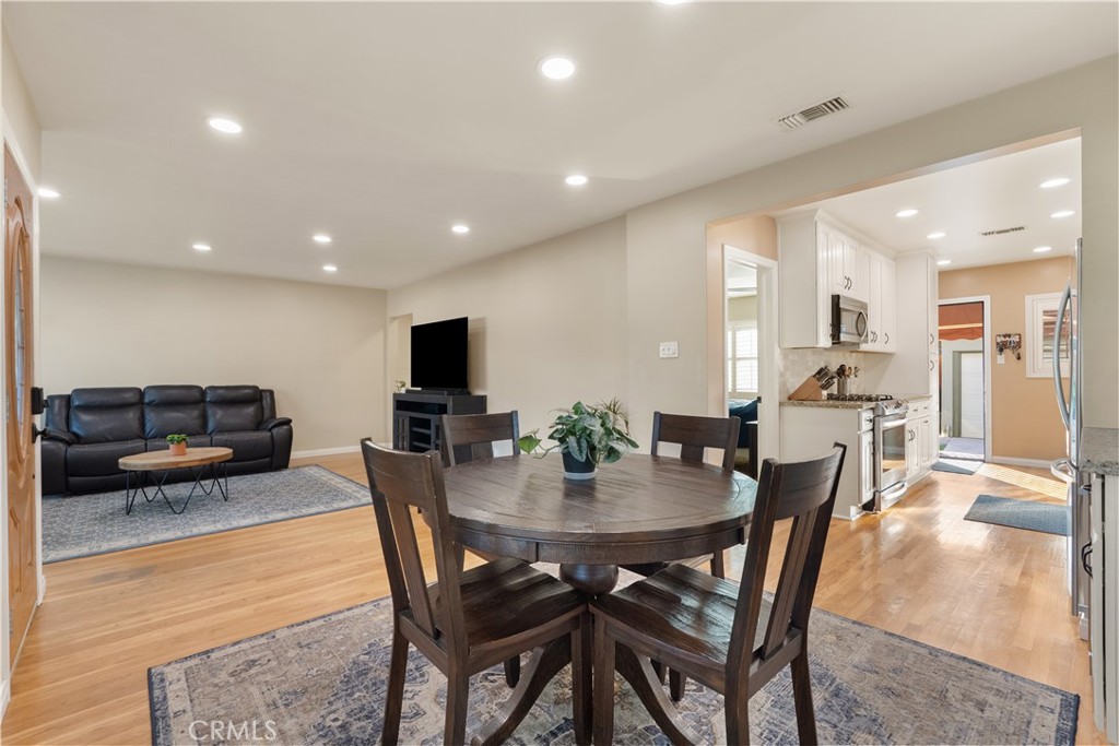 4559 Levelside Avenue