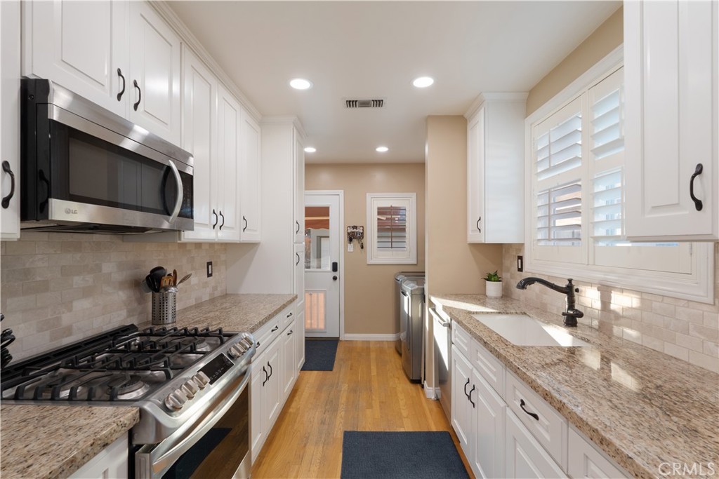 4559 Levelside Avenue