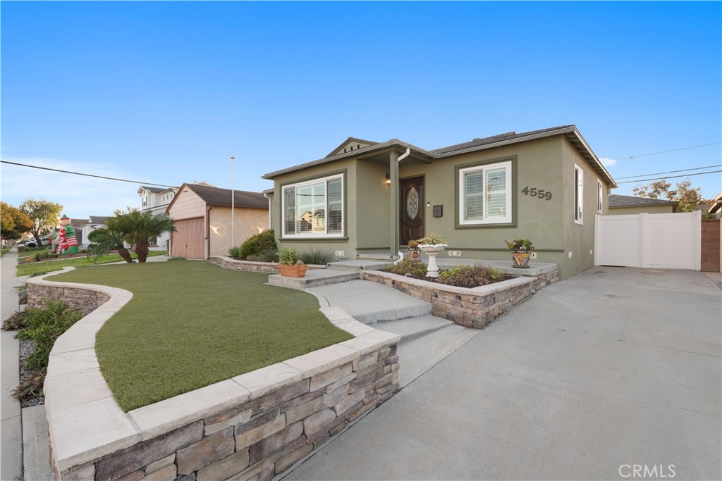 4559 Levelside Avenue