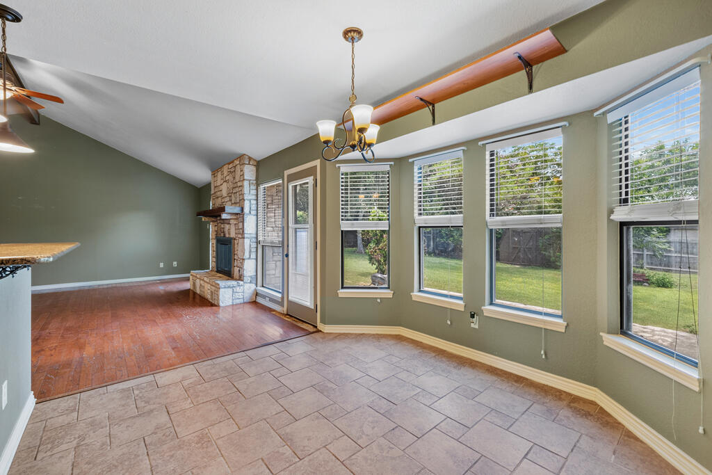 415 Meadow Ridge Dr
