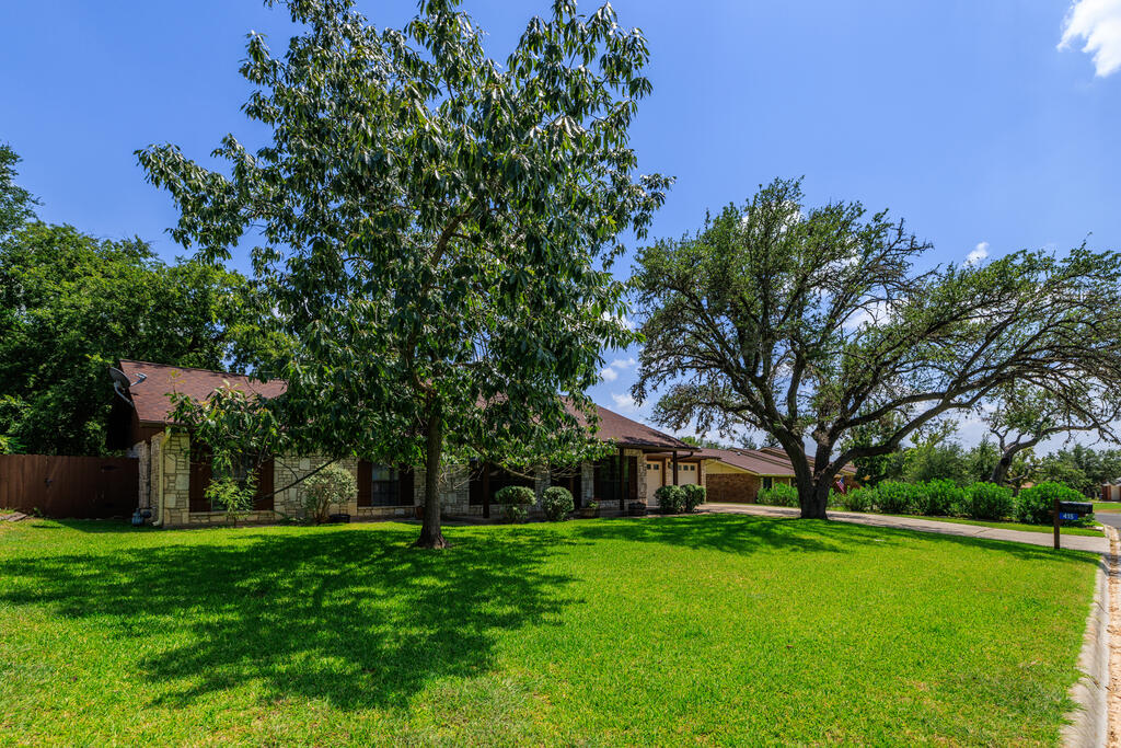 415 Meadow Ridge Dr