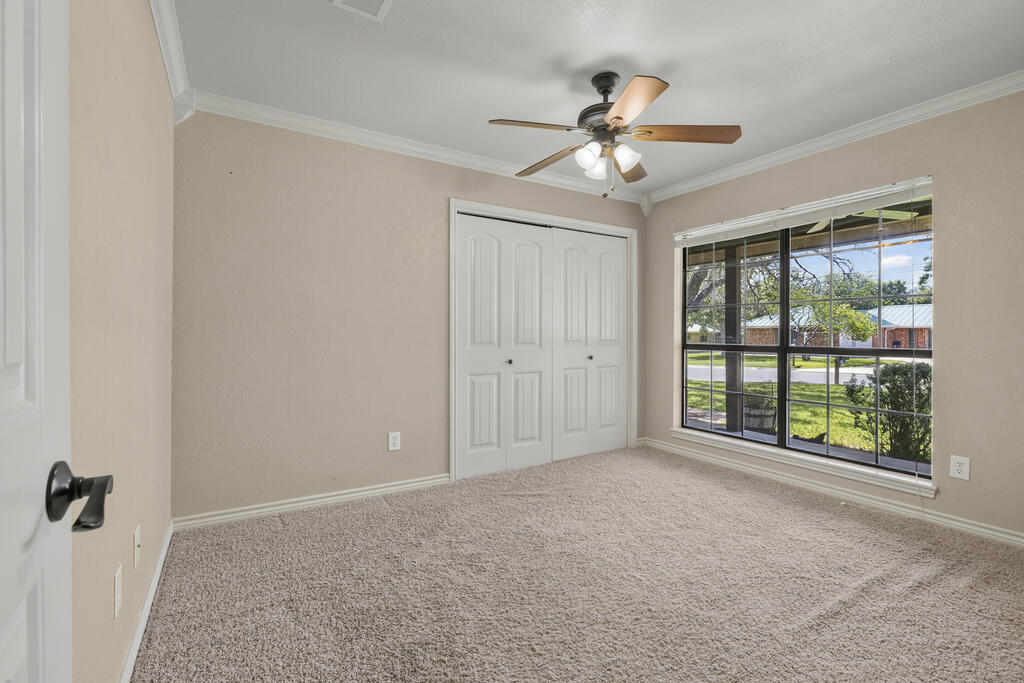 415 Meadow Ridge Dr