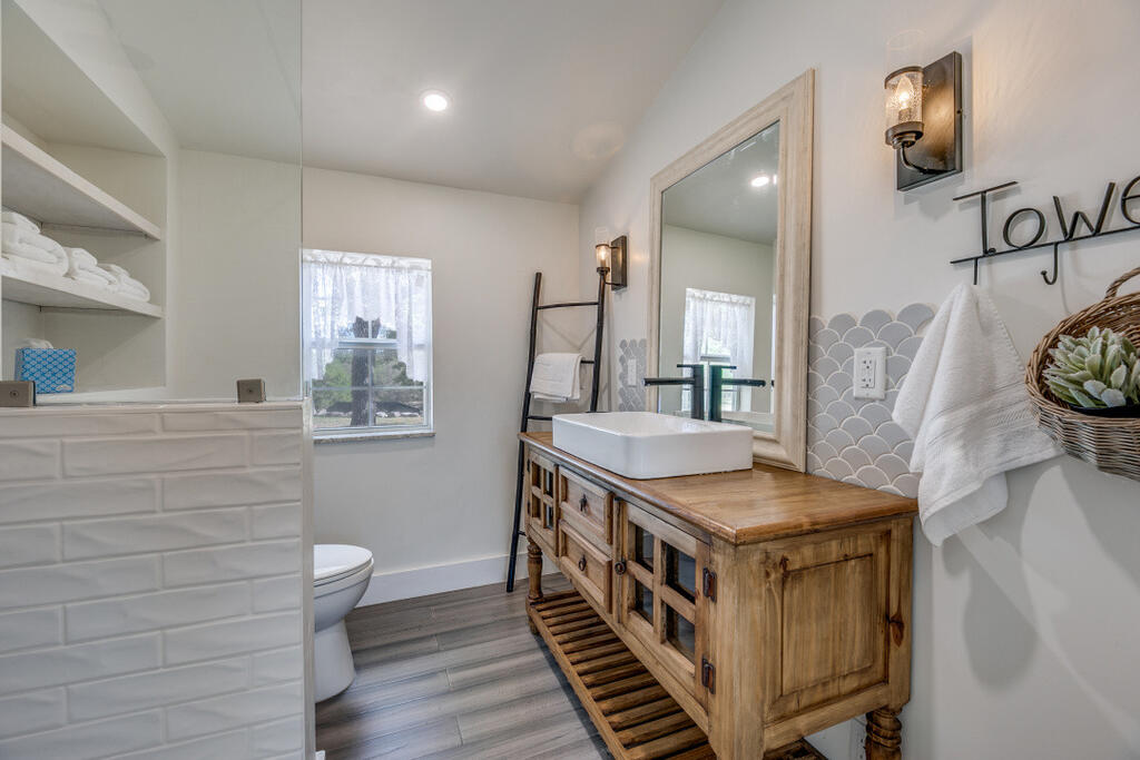 3498 Grape Creek Rd
