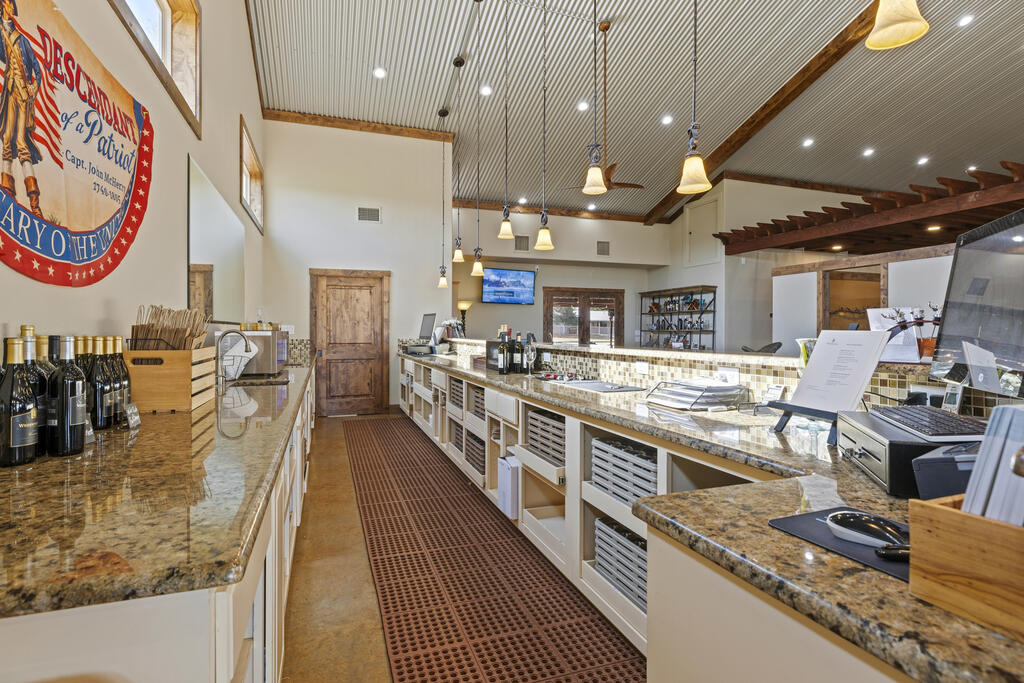 6009 US Hwy 290