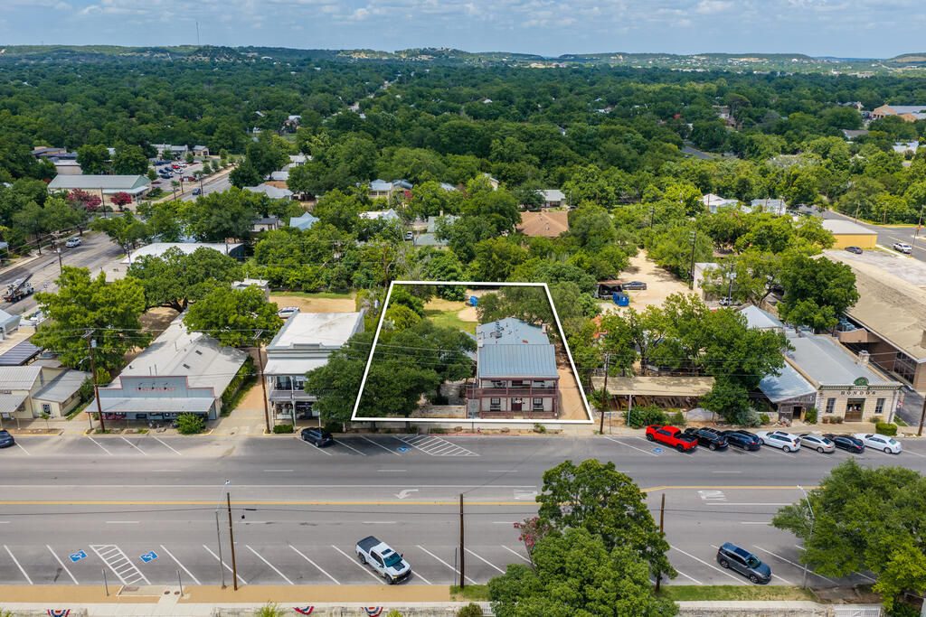 320 W Main St