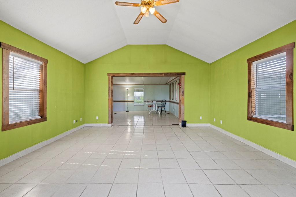 453 Reeves Lane